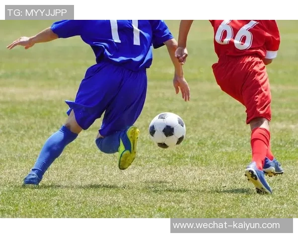 踢足球的乐趣与技巧探讨以及对青少年成长的积极影响